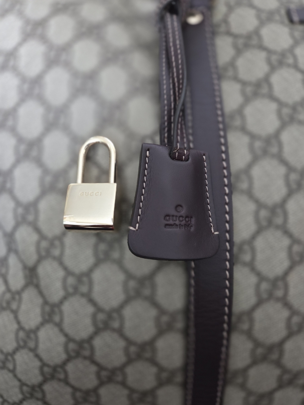 Authentic Gucci GG Supreme Travel Suitcase - Picture 13 of 14